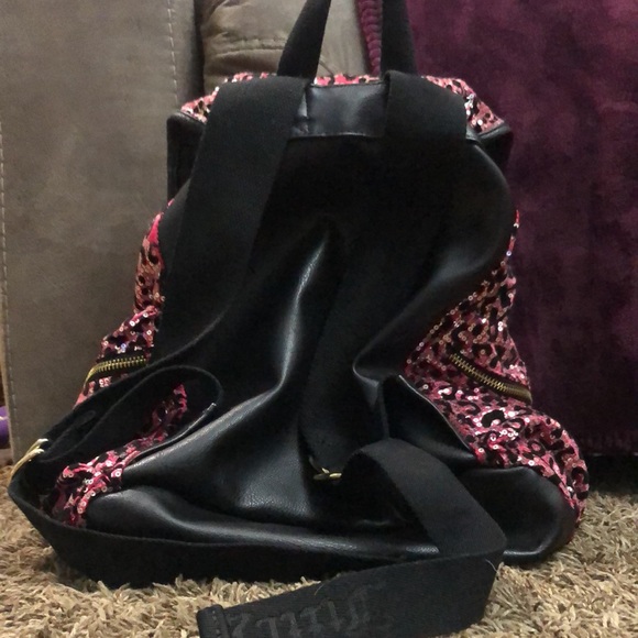Juicy Couture
Burnout Sequin Pink & Black Backpack